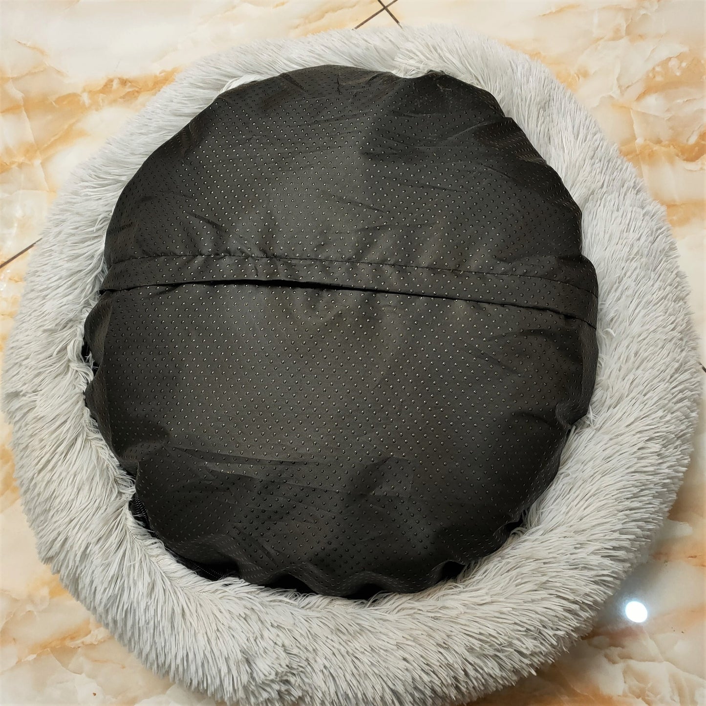 Plush Round Pet Bed for Dogs and Cats